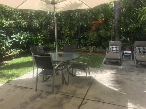 Jimmys Shout Pet Friendly - Darwin Holiday 1