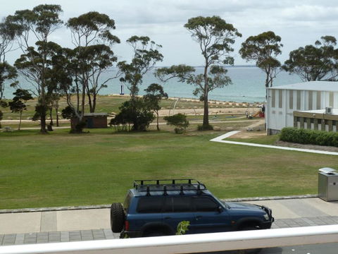 Central Luxury With Fabulous Views - Darwin Holiday 6