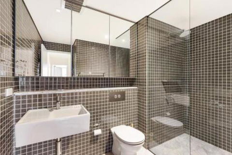 Surry Hills Modern Two Bedroom 13 CRN - Darwin Holiday 0