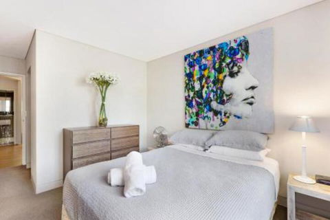 Surry Hills Modern Two Bedroom 13 CRN - Darwin Holiday 6
