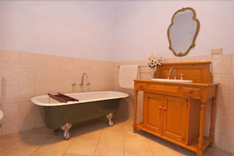 Charlie Bates Cottage - Darwin Holiday 3