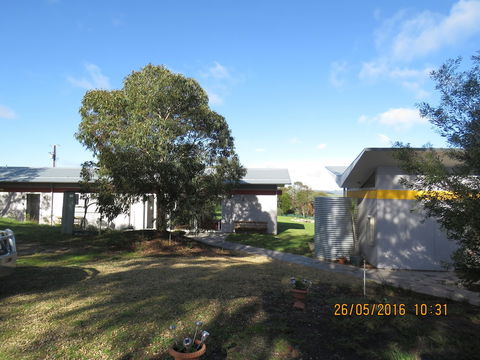 Lush Pastures - Darwin Holiday 0