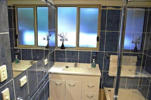 SeaShells Penneshaw - Darwin Holiday 5