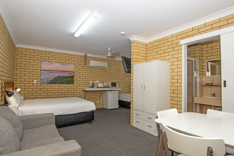 Coast Inn Motel - Darwin Holiday 7
