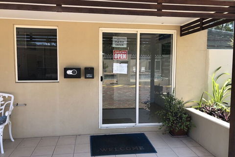 Hervey Bay Motel - Darwin Holiday 1