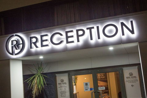 Gladstone Reef Hotel Motel - Darwin Holiday 1
