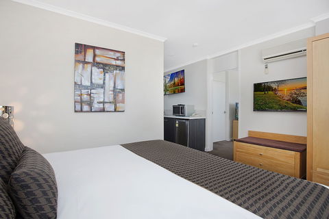 Mid City Warrnambool - Darwin Holiday 5