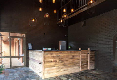 Nightcap At Archer Hotel - Darwin Holiday 3