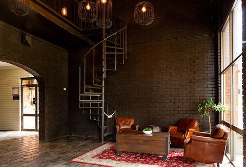 Nightcap At Archer Hotel - Darwin Holiday 4