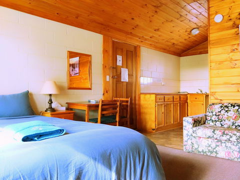 Twelve Apostles Motel & Country Retreat - Darwin Holiday 3