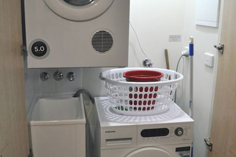 Beachside Holiday Apartments - Darwin Holiday 7