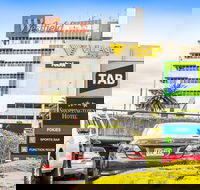 Nightcap at Shoppingtown Hotel - Darwin Holiday