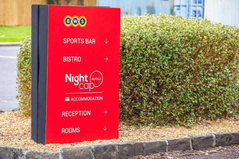 Nightcap At Keysborough Hotel - Darwin Holiday 2