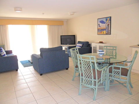 Nelson Bay Breeze Holiday Apartments - Darwin Holiday 6