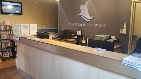 Nelson Bay Breeze Holiday Apartments - Darwin Holiday 4