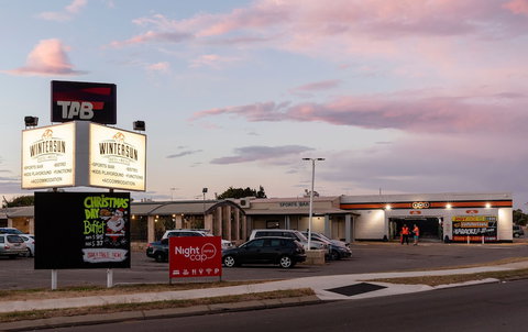 Nightcap At Wintersun Hotel - Darwin Holiday 1