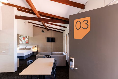 Nightcap At Wintersun Hotel - Darwin Holiday 6