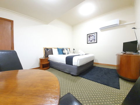 Bell Motel - Darwin Holiday 2