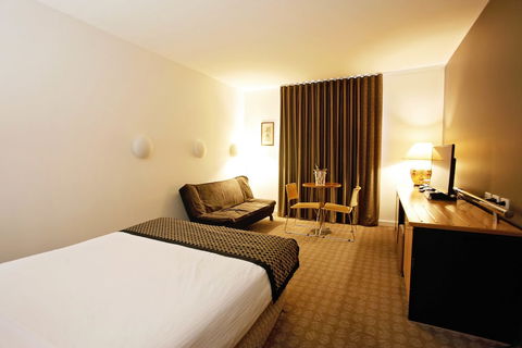 Golden Pebble Hotel - Darwin Holiday 4