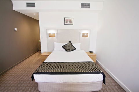 Golden Pebble Hotel - Darwin Holiday 5