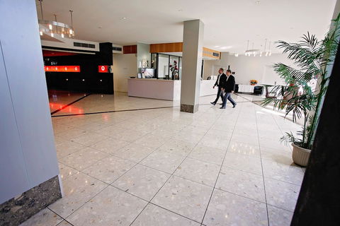 Golden Pebble Hotel - Darwin Holiday 6