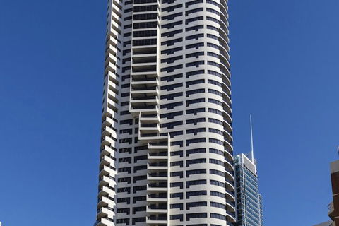Meriton Suites Kent Street, Sydney - Darwin Holiday 1