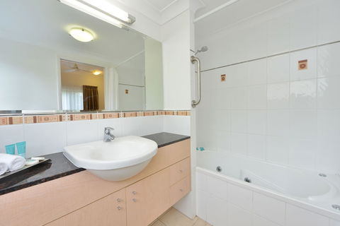 Central Plaza Port Douglas Apartments - Darwin Holiday 5
