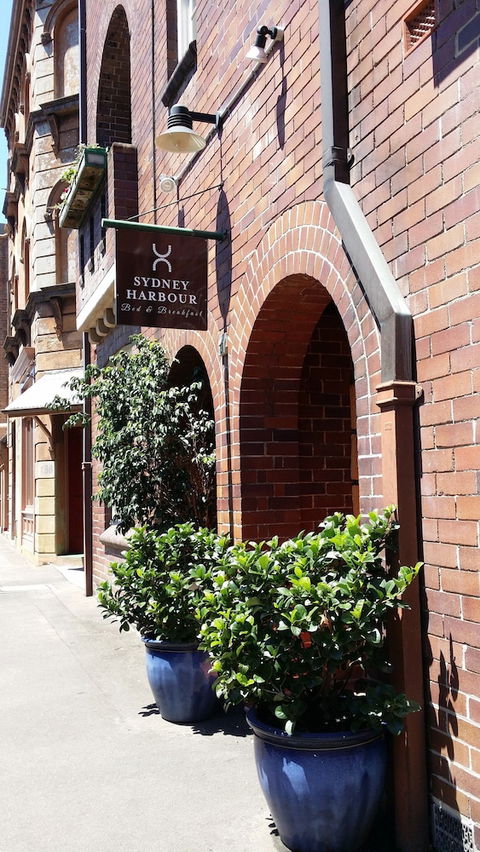 Sydney Harbour Bed & Breakfast - Darwin Holiday 1