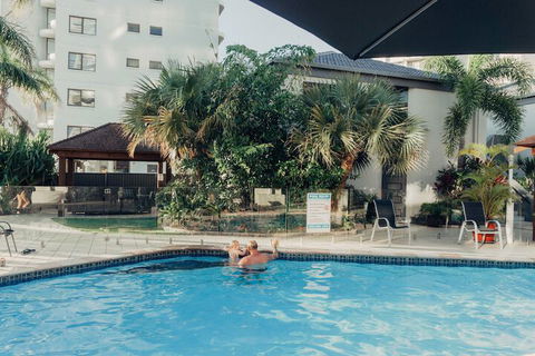 Burleigh Palms Holiday Apartments - Darwin Holiday 3