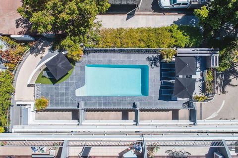 Saks On Hastings - Darwin Holiday 2