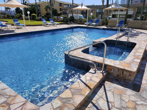 Southern Cross Beachfront Holiday Apartments - Darwin Holiday 1