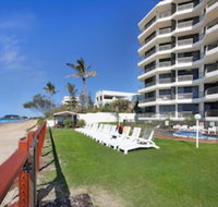 Spindrift on the Beach - Darwin Holiday