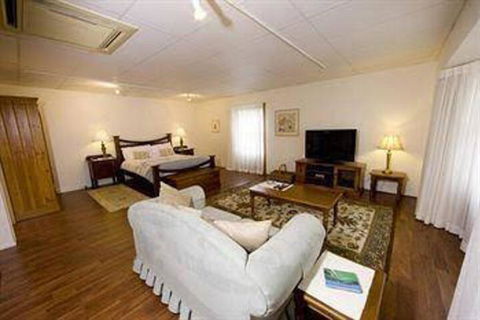 Montville Attic - Darwin Holiday 4