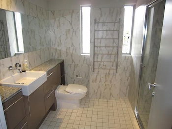 Wyndel Apartments - Harbour Watch - Darwin Holiday 5