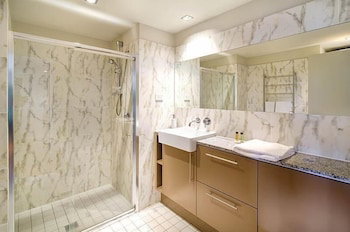 Wyndel Apartments - Harbour Watch - Darwin Holiday 4