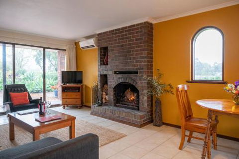 Linger Longer Vineyard Bed & Breakfast - Darwin Holiday 6