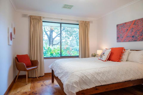 Linger Longer Vineyard Bed & Breakfast - Darwin Holiday 1