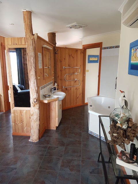 Bed In The Treetops Bed & Breakfast - Darwin Holiday 4