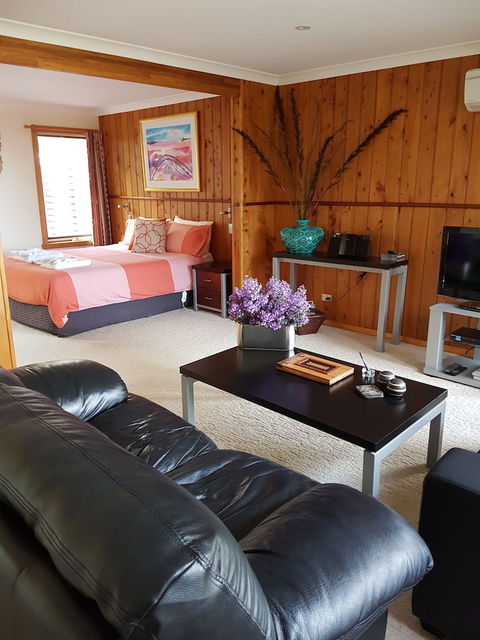 Bed In The Treetops Bed & Breakfast - Darwin Holiday 3