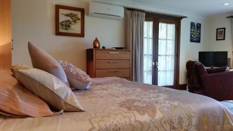 Bellbird Cottage B & B - Darwin Holiday 4