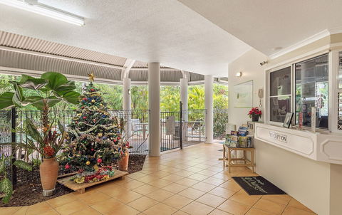 Port Douglas Outrigger Holiday Apartments - Darwin Holiday 6