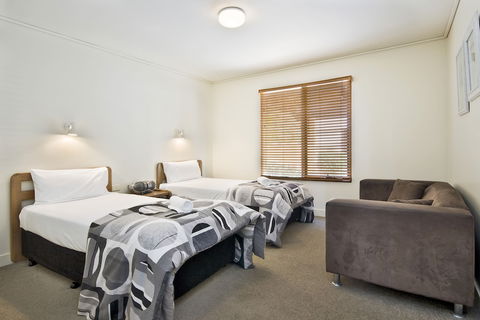 Lornebeach Apartments - Darwin Holiday 2