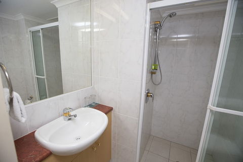 Springwood Tower Apartment Hotel - Darwin Holiday 3