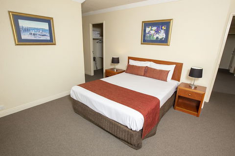 Springwood Tower Apartment Hotel - Darwin Holiday 5