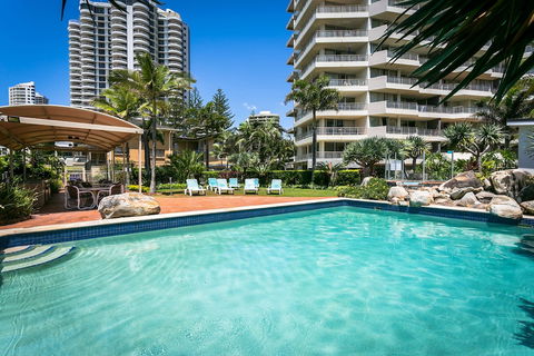 Surfers Beachside Holiday Apartments - Darwin Holiday 3