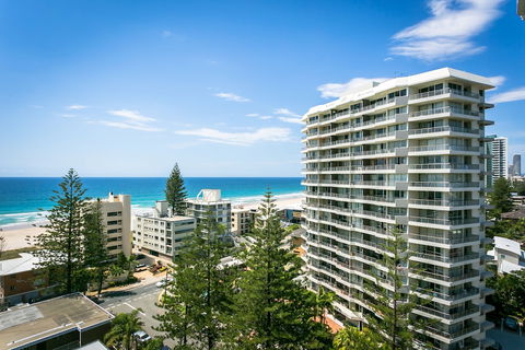 Surfers Beachside Holiday Apartments - Darwin Holiday 2