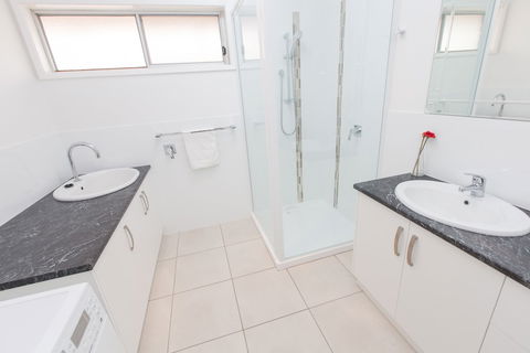Mildura Holiday Villas - Darwin Holiday 6