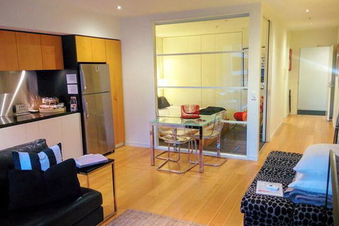 About Melbourne Apartments - Darwin Holiday 2