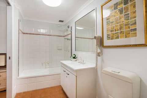 The York Beachfront Holiday Apartments - Darwin Holiday 6
