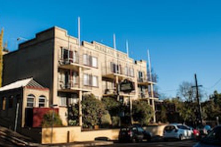 Launceston TAS Darwin Holiday